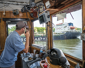 Stone-Moving Tugboat Fleet Leads New York Canal Renaissance