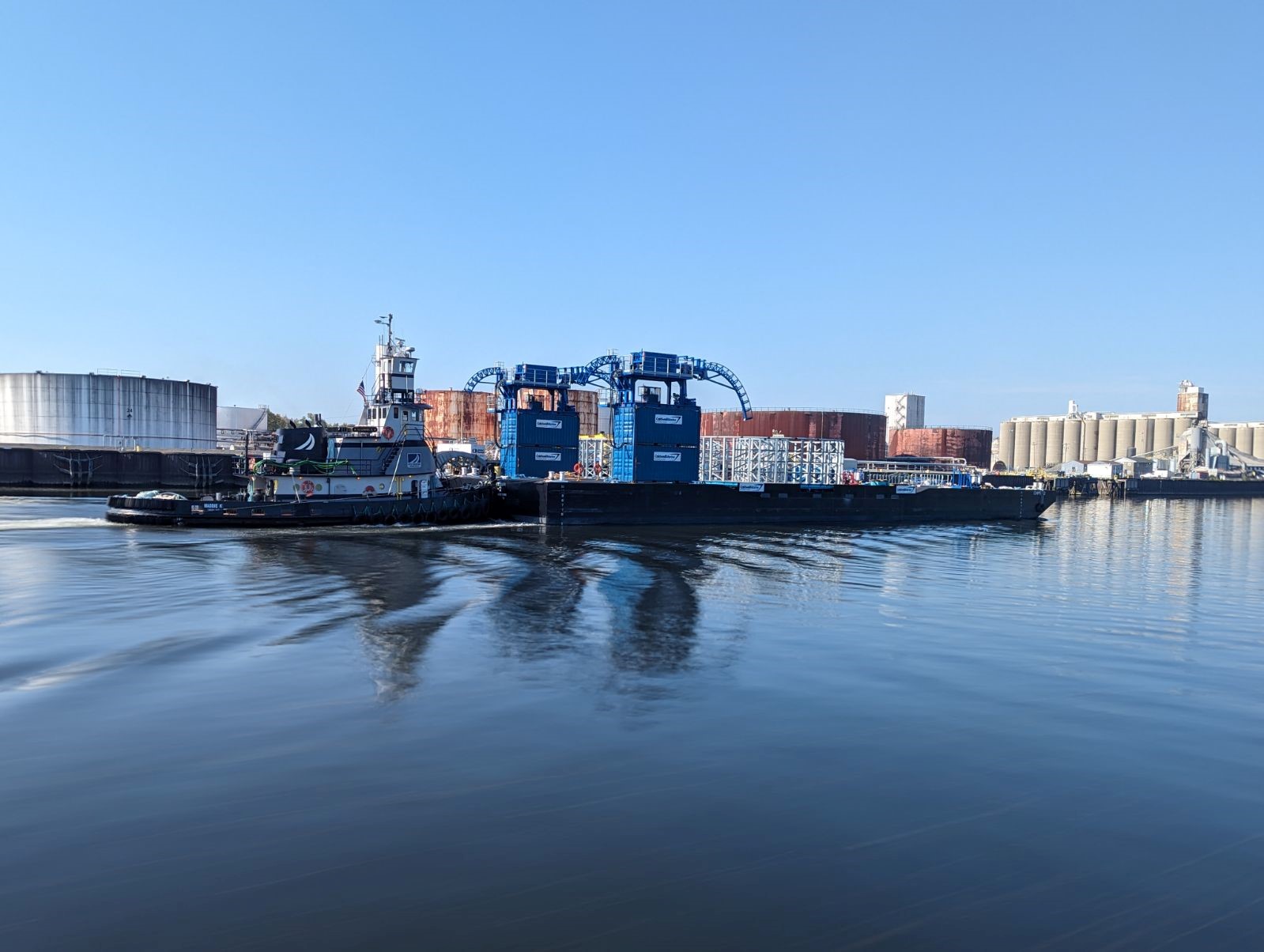 NYS Marine Highway project cargo — Maddie K with CHPE barge