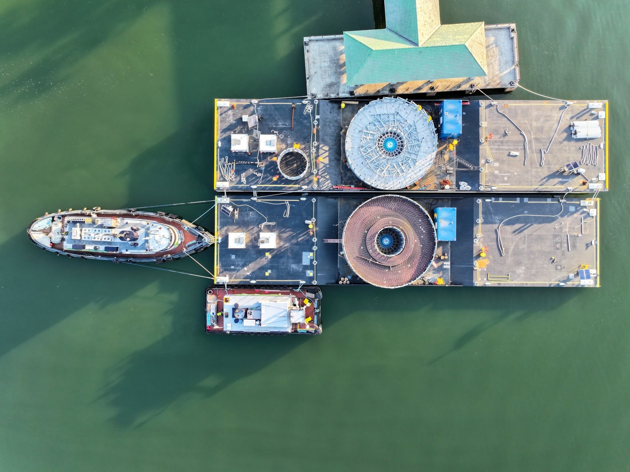 Aerial view of tugs Margot and Edna with CHPE cable project cargo