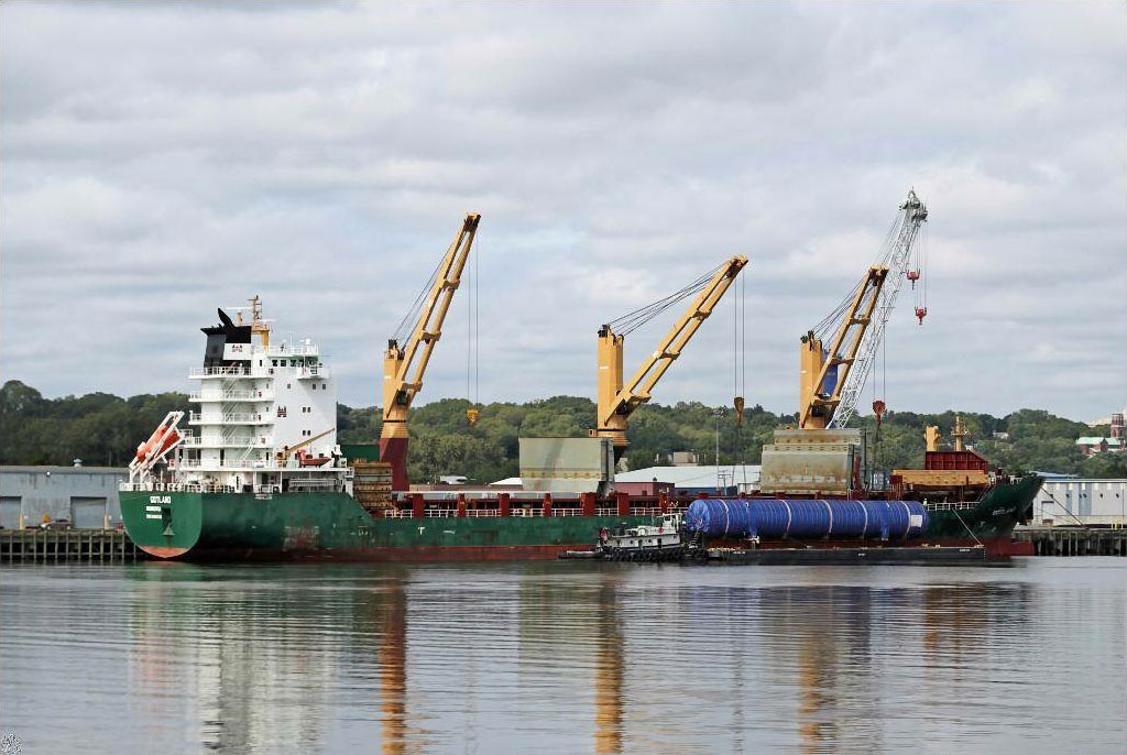 Betty D receiving tank at Port of Albany