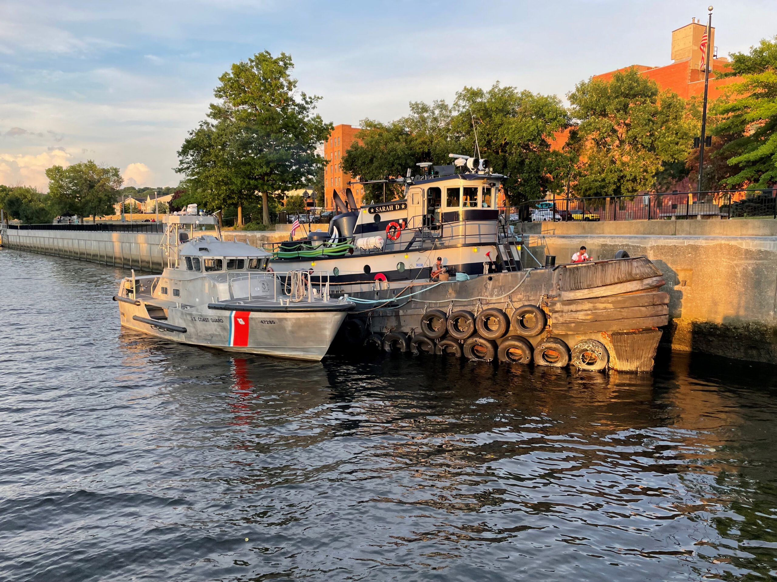 Sarah D with 47 MLB barge along the Troy seawall